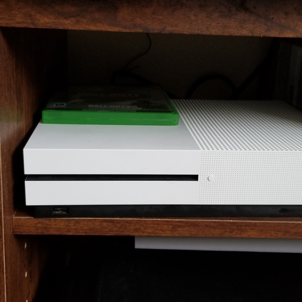 Gaming system......xbox one s